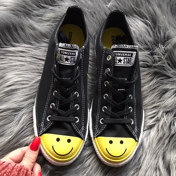 NWOB CONVERSE KIDS SIZE 6 WILL FIT 7.5 WOMENS - Picture 2 of 8